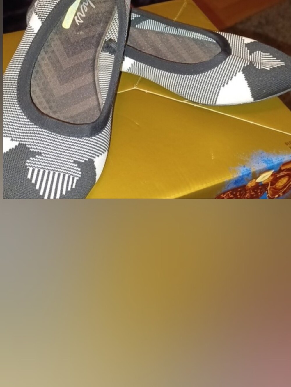 Sketches Pointed Toe Knit Flats 7.5